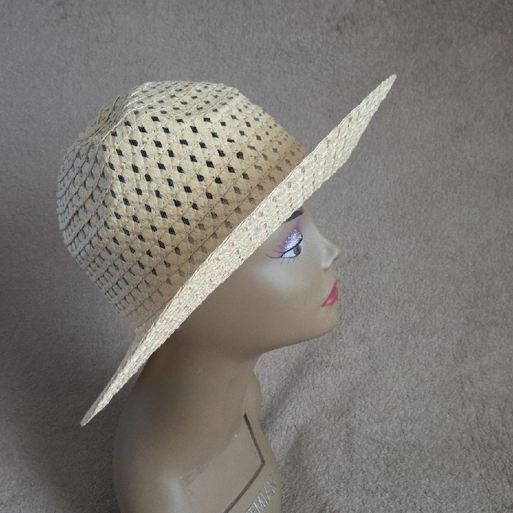 Elegant Tan Straw Hat for Women